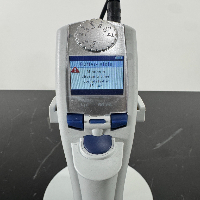 Eppendorf Repeater E3x Digital Pipet Filler image 2